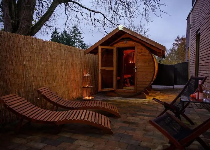 Urban Jungle Rundum Entspannung Mit Sauna Τρόισντορφ
